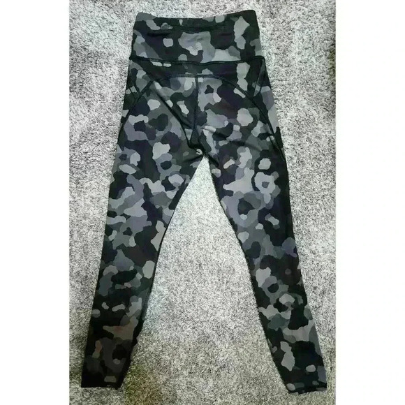 ATHLETA Leggings Lightning 7/8 Tight Black‎ Camouflage XXS - Picture 1 of 4